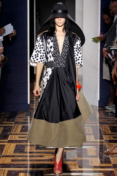 Look 28
